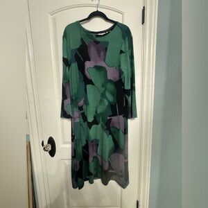 NWT Chicos Travelers Fluid Ink Dress
Size 3